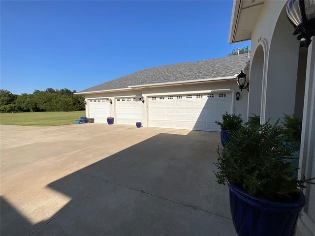 2203 W Georgia Avenue, Chickasha, OK 73018