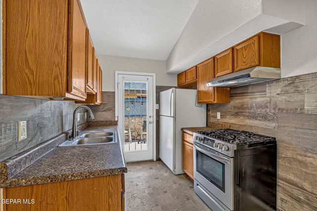 667 Danube Drive, Horizon City, TX 79928