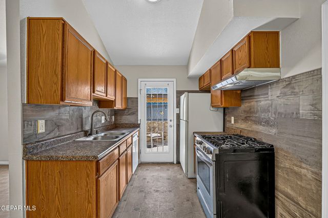 667 Danube Drive, Horizon City, TX 79928
