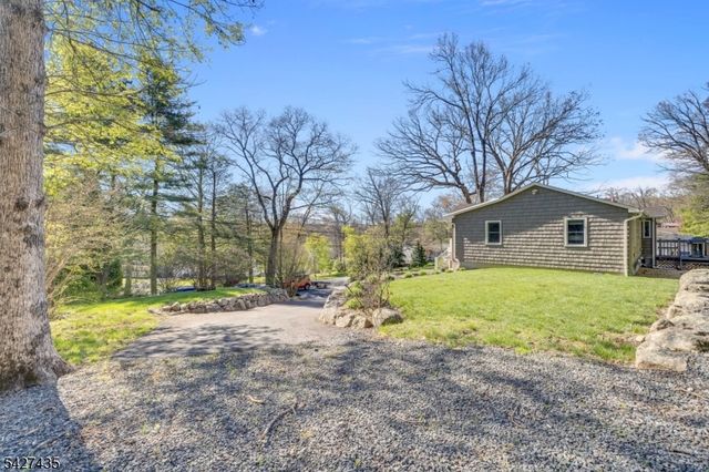 1 Pathfinder Trl, Jefferson Twp., NJ 07885