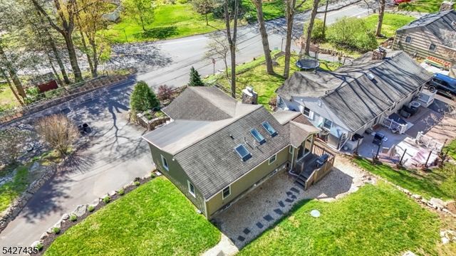 1 Pathfinder Trl, Jefferson Twp., NJ 07885