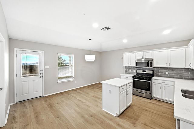 132 Mansfield Lake TRL, Kyle, TX 78640