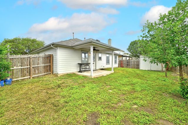132 Mansfield Lake TRL, Kyle, TX 78640