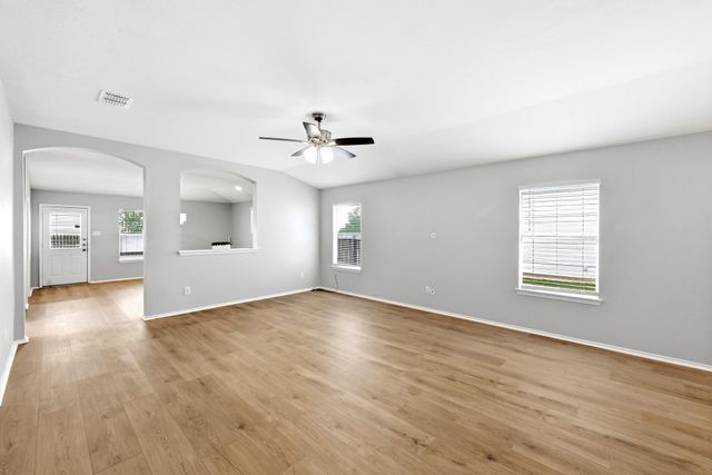 132 Mansfield Lake TRL, Kyle, TX 78640