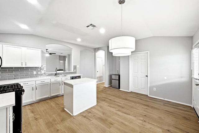 132 Mansfield Lake TRL, Kyle, TX 78640