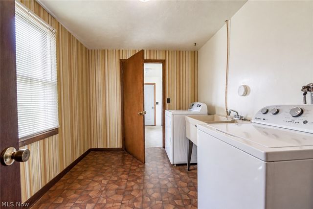 1256 E 331st Street, Eastlake, OH 44095