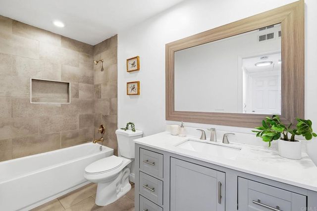 1811 Grand 163, Escondido, CA 92027