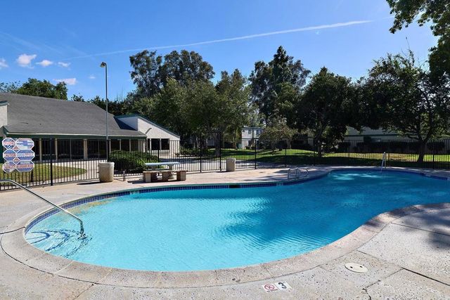 1811 Grand 163, Escondido, CA 92027