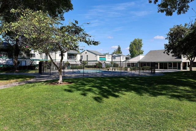 1811 Grand 163, Escondido, CA 92027
