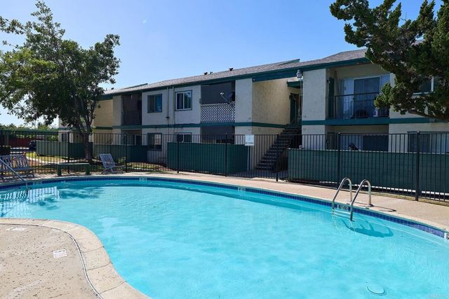 1811 Grand 163, Escondido, CA 92027