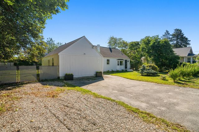 72 Grove Street, Hyannis, MA 02601
