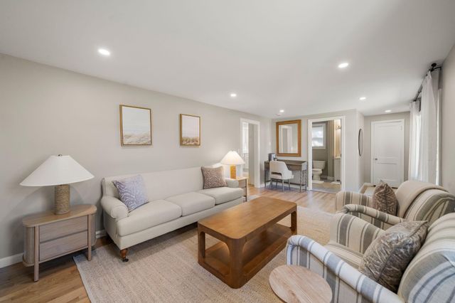 72 Grove Street, Hyannis, MA 02601