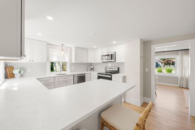 72 Grove Street, Hyannis, MA 02601