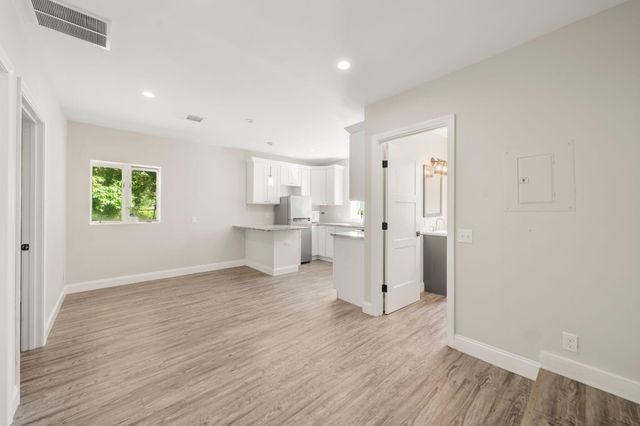 72 Grove Street, Hyannis, MA 02601