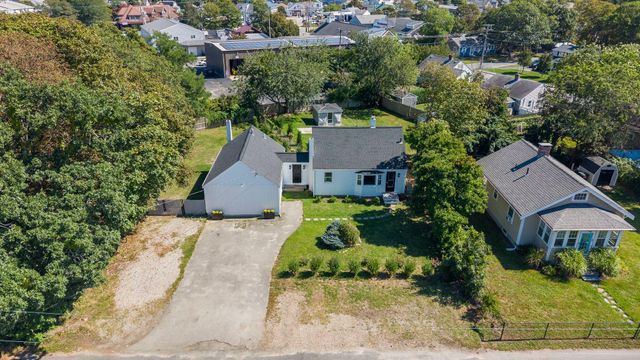 72 Grove Street, Hyannis, MA 02601