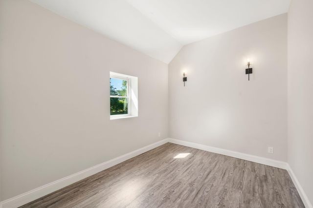 72 Grove Street, Hyannis, MA 02601