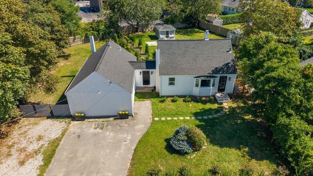 72 Grove Street, Hyannis, MA 02601