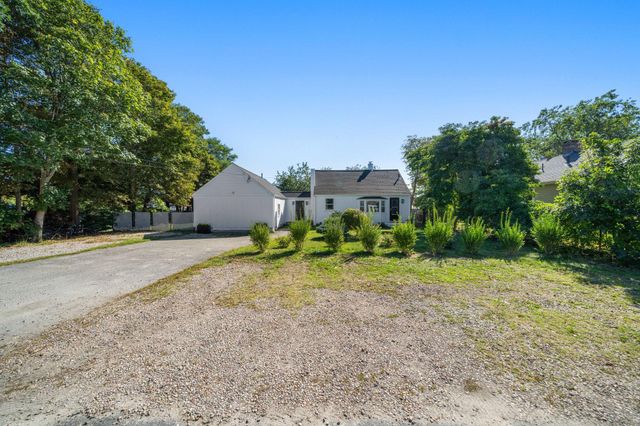 72 Grove Street, Hyannis, MA 02601