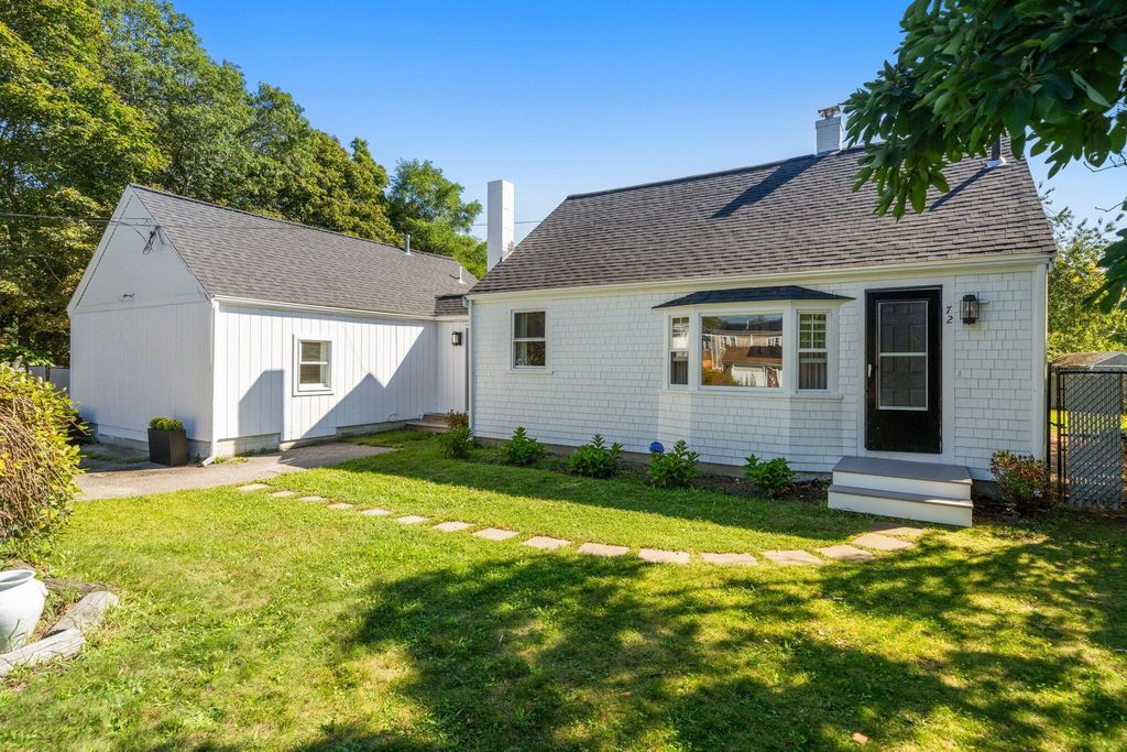 72 Grove Street, Hyannis, MA 02601