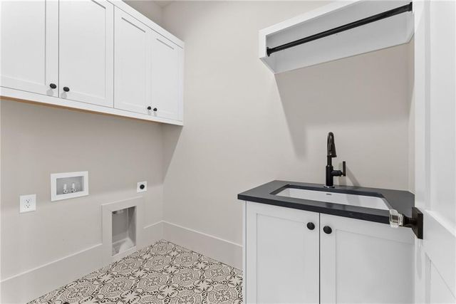 11821 Serenbe Lane, Chattahoochee Hills, GA 30268