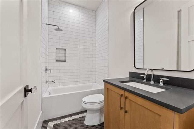 11821 Serenbe Lane, Chattahoochee Hills, GA 30268