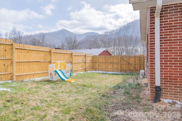 8573 Cruso Road, Canton, NC 28716