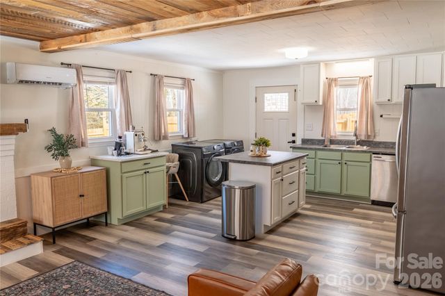 8573 Cruso Road, Canton, NC 28716