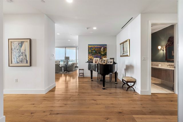 3130 N Harwood Street 1503, Dallas, TX 75201