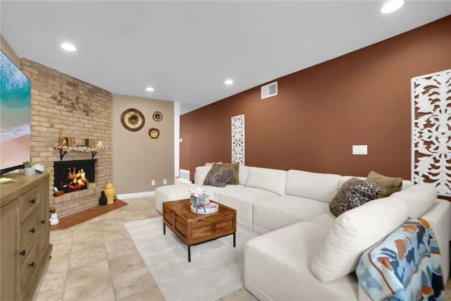 1795 W Glenoaks Avenue, Anaheim, CA 92801