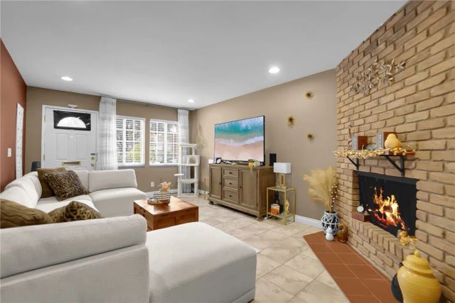 1795 W Glenoaks Avenue, Anaheim, CA 92801