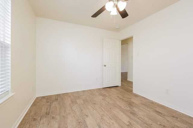 922 Doubletree Glen Drive, Houston, TX 77073