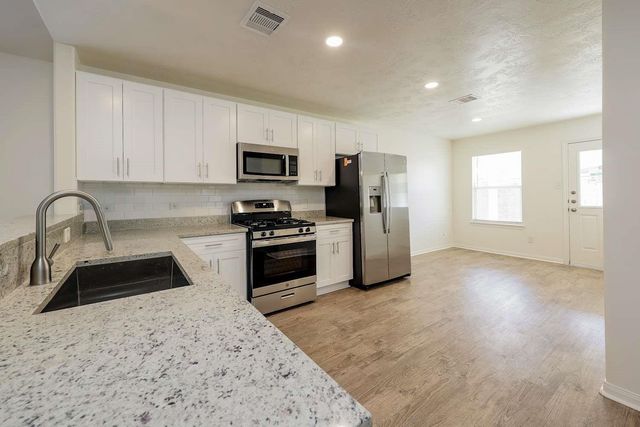 922 Doubletree Glen Drive, Houston, TX 77073