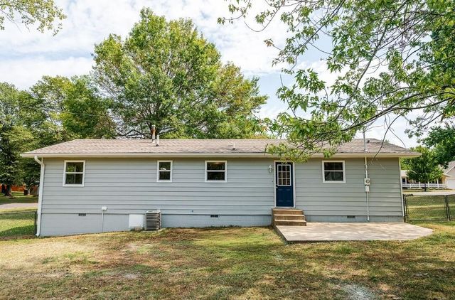 302 Highland Avenue, Monett, MO 65708