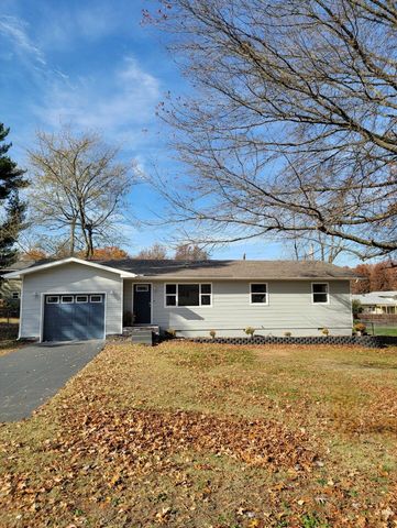 302 Highland Avenue, Monett, MO 65708