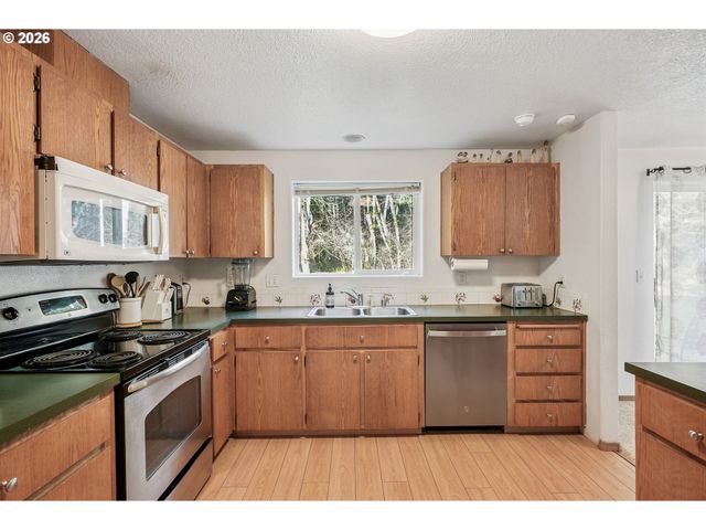 23708 Ne CANYON LOOP Rd, Battle Ground, WA 98604