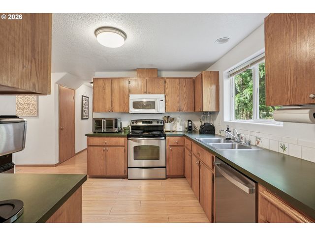 23708 Ne CANYON LOOP Rd, Battle Ground, WA 98604