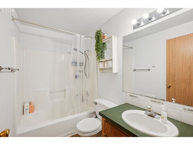 23708 Ne CANYON LOOP Rd, Battle Ground, WA 98604