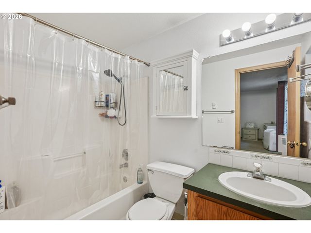 23708 Ne CANYON LOOP Rd, Battle Ground, WA 98604