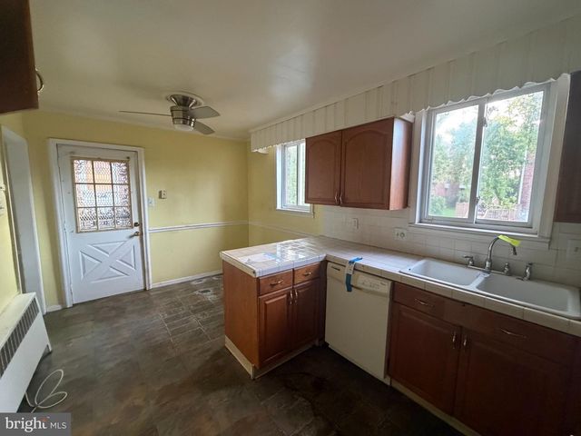 941 E SLOCUM ST, Philadelphia, PA 19150