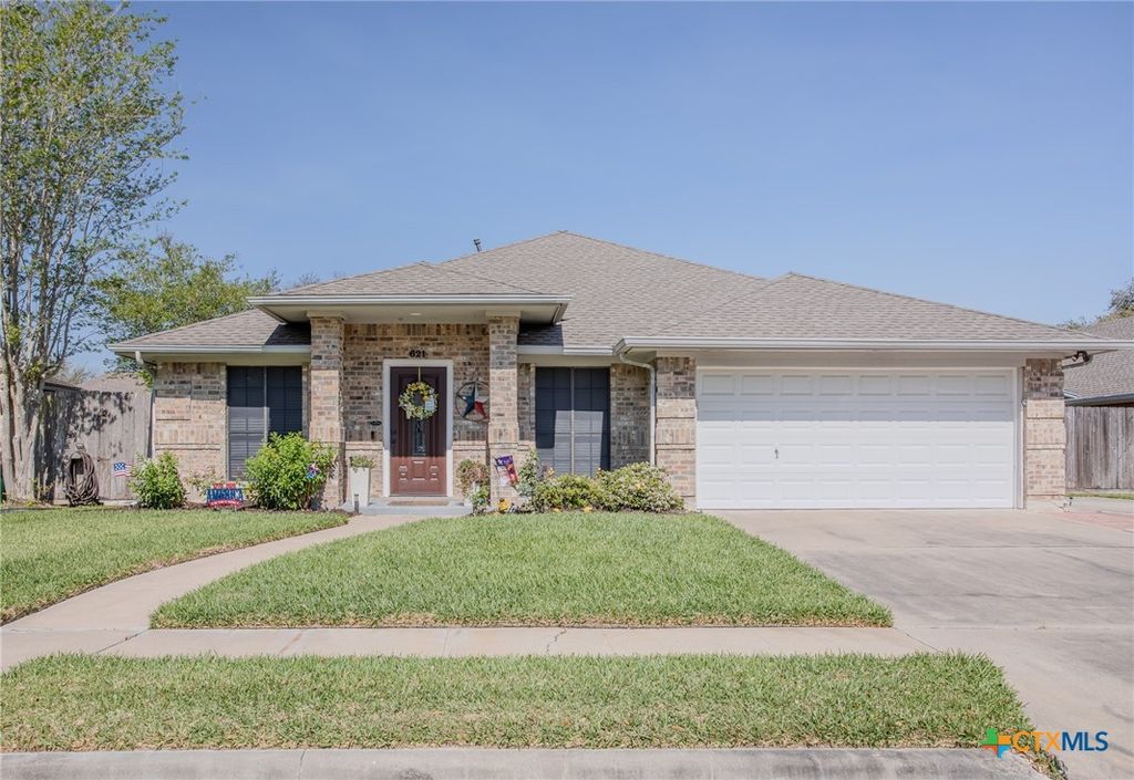 621 Brocton Street, Victoria, TX 77904