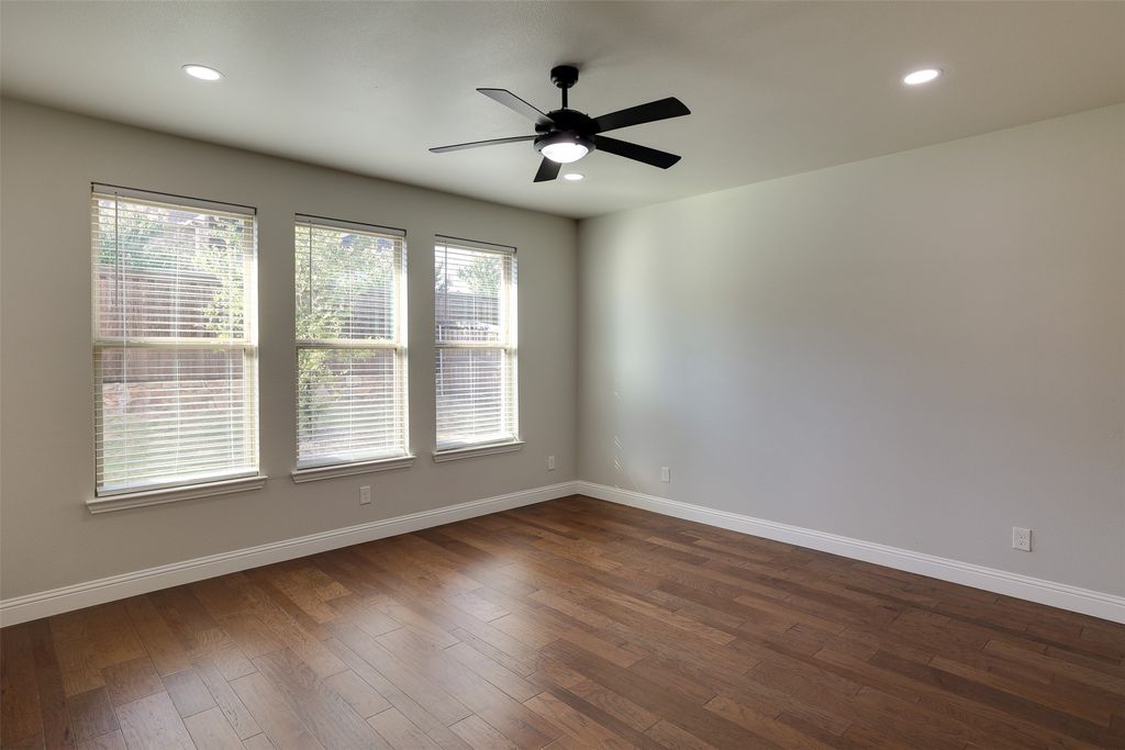 Image 15 of property listing at 1804 Eastwood Court, Mansfield, TX 76063