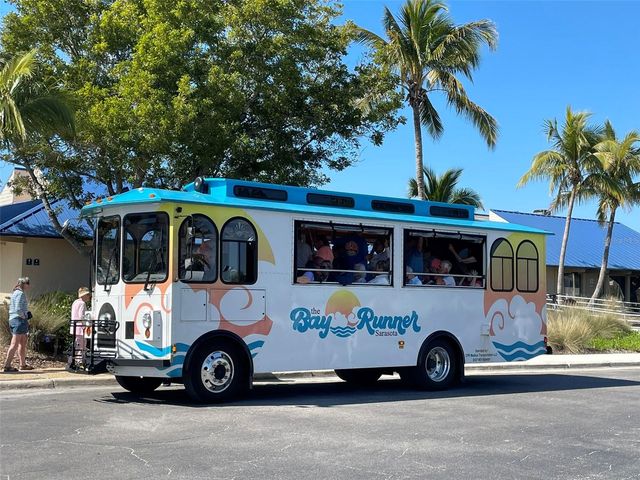 828 S TUTTLE AVENUE B, Sarasota, FL 34237