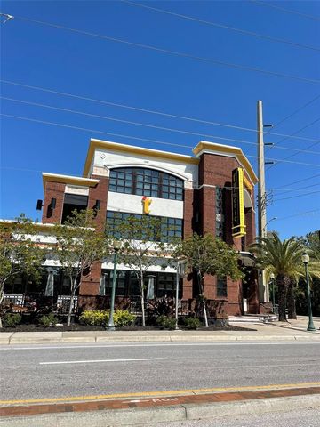 828 S TUTTLE AVENUE B, Sarasota, FL 34237