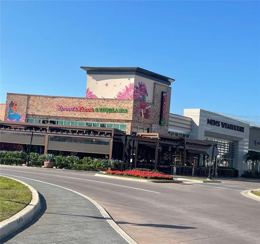 828 S TUTTLE AVENUE B, Sarasota, FL 34237