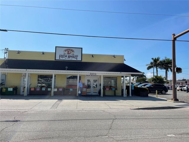 828 S TUTTLE AVENUE B, Sarasota, FL 34237