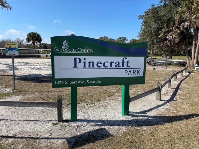 828 S TUTTLE AVENUE B, Sarasota, FL 34237