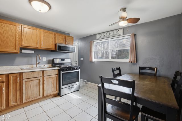 1832 Norwood Way, Anderson, IN 46011