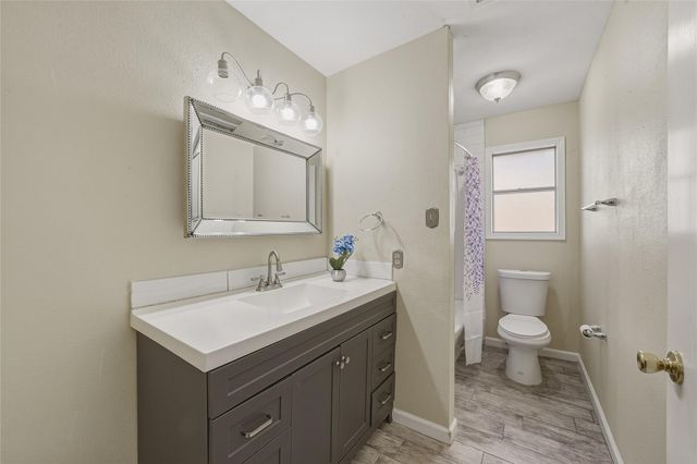 3726 Royal Manor Drive, Houston, TX 77082