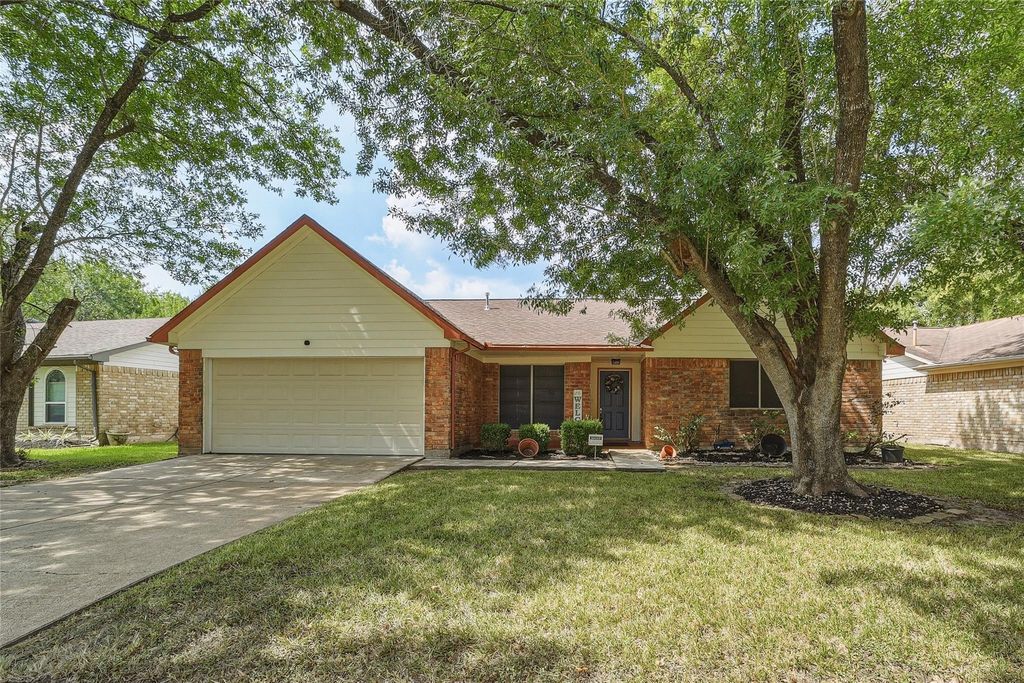 3726 Royal Manor Drive, Houston, TX 77082