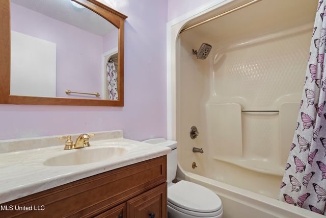 11035 Lamey Bridge Road, D'iberville, MS 39540